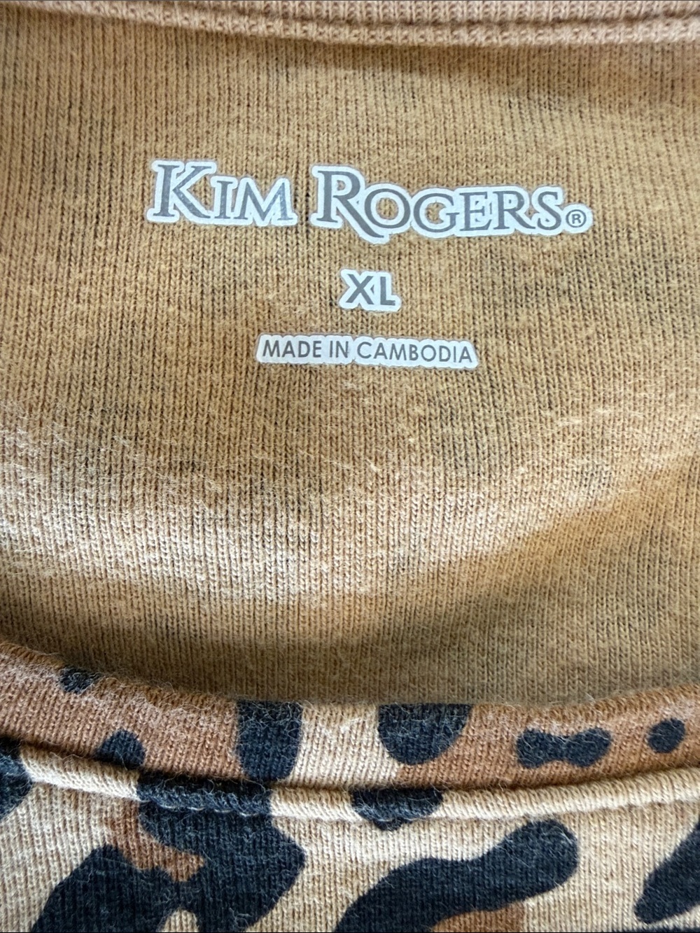 Cute & cozy Kim Rogers Tan & Black Leopard-Trim Knit Top really Soft & Pretty 🤩 - Picture 2 of 5